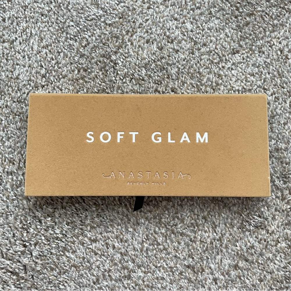 Anastasia Beverly Hills Soft Glam Palette